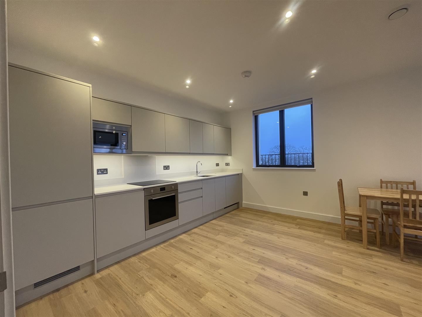 Flat Farnborough Road in Rushmoor