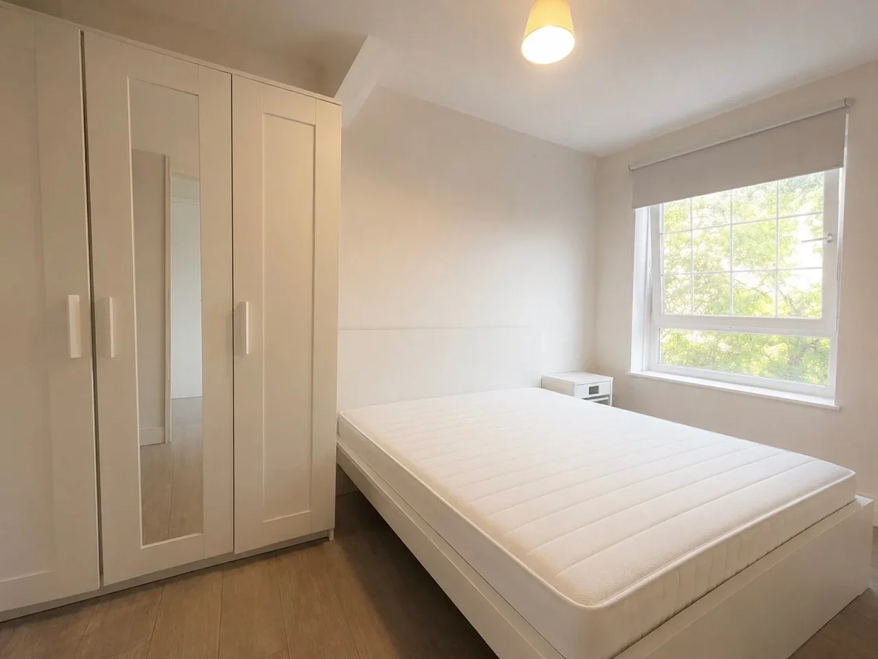 Room Law Street in Greater London