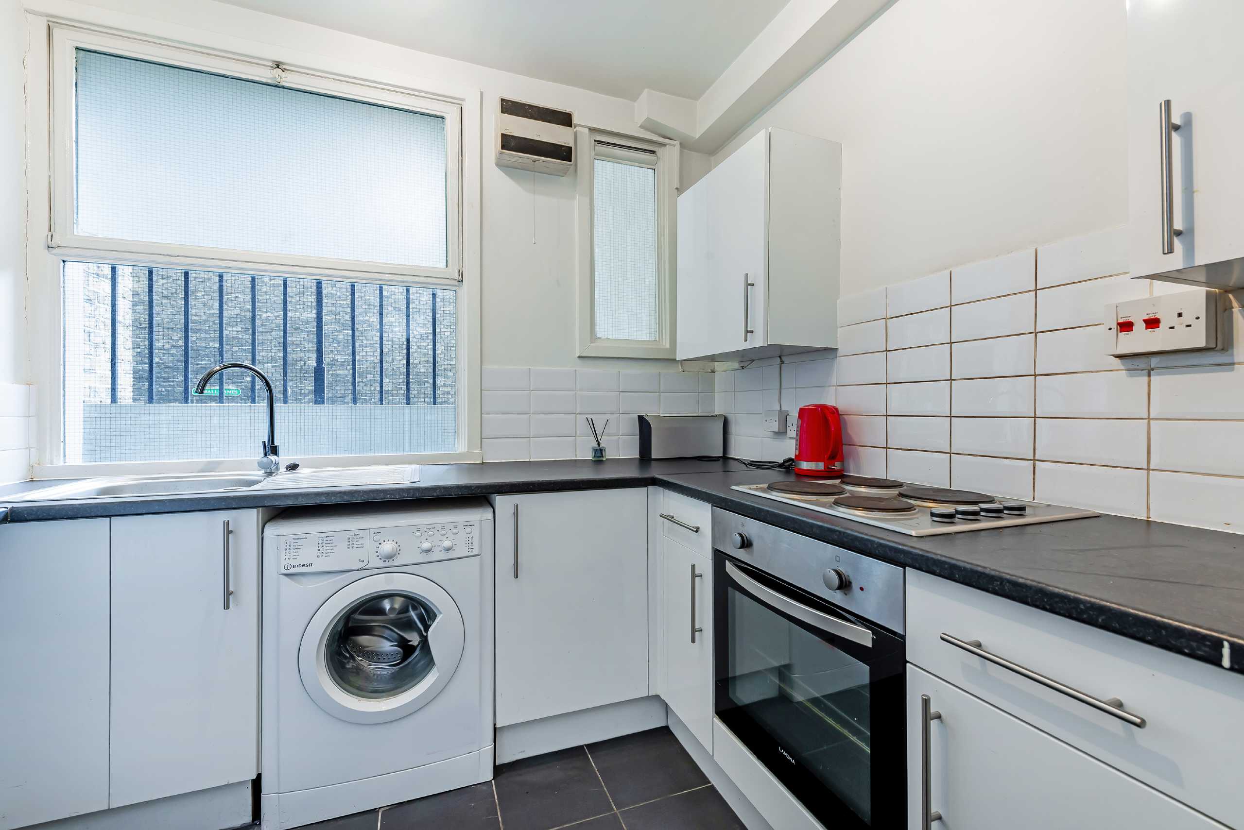 Flat Hunter Street in Greater London