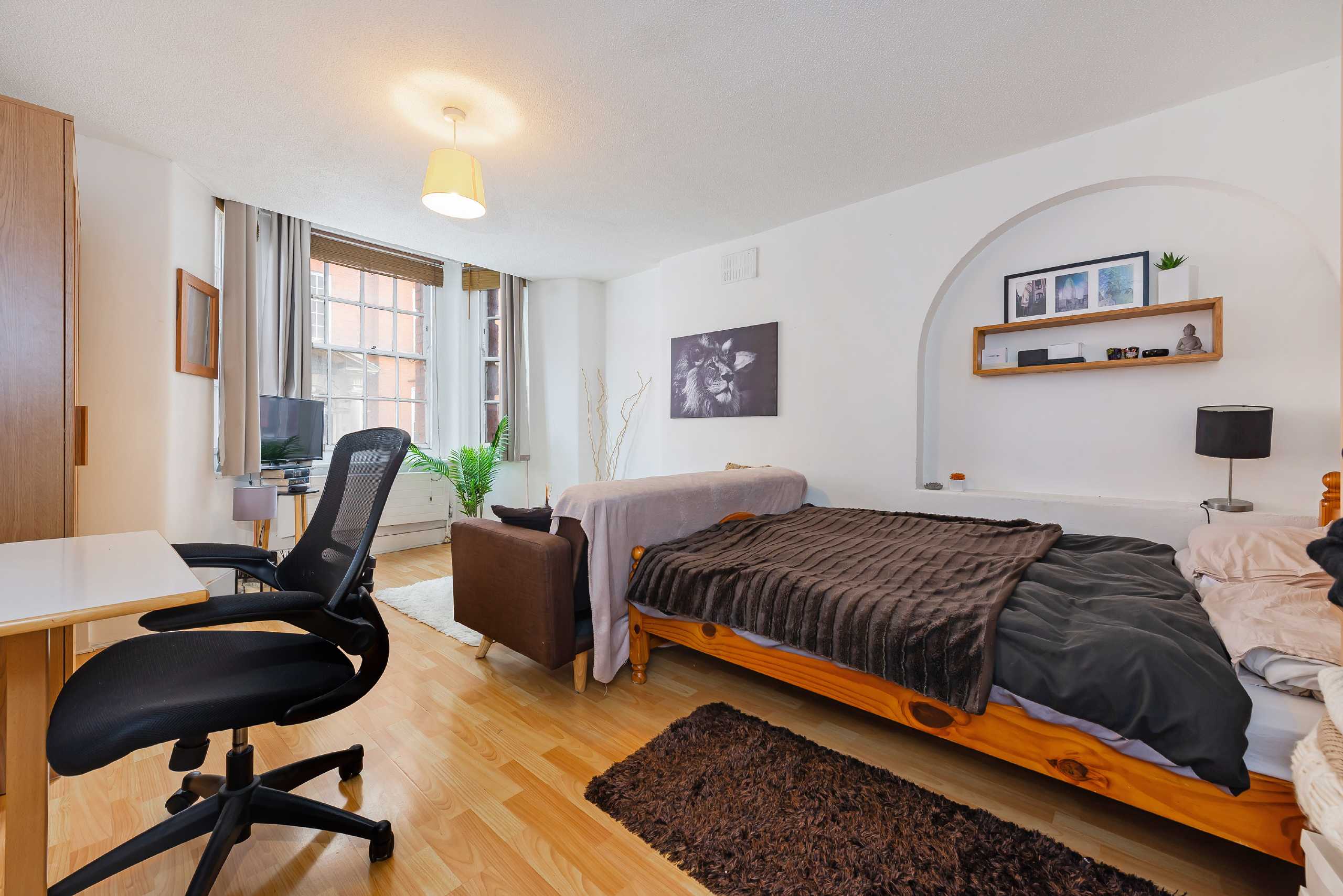 Flat Hunter Street in Greater London