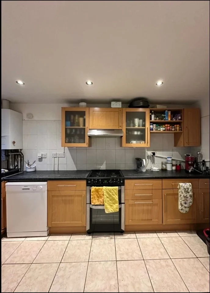 Room Bowater Close in Greater London