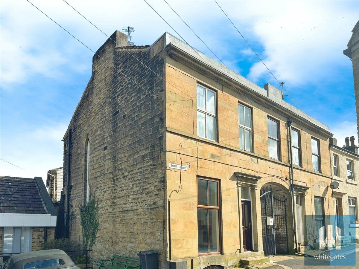 Flat Southgate in Kirklees