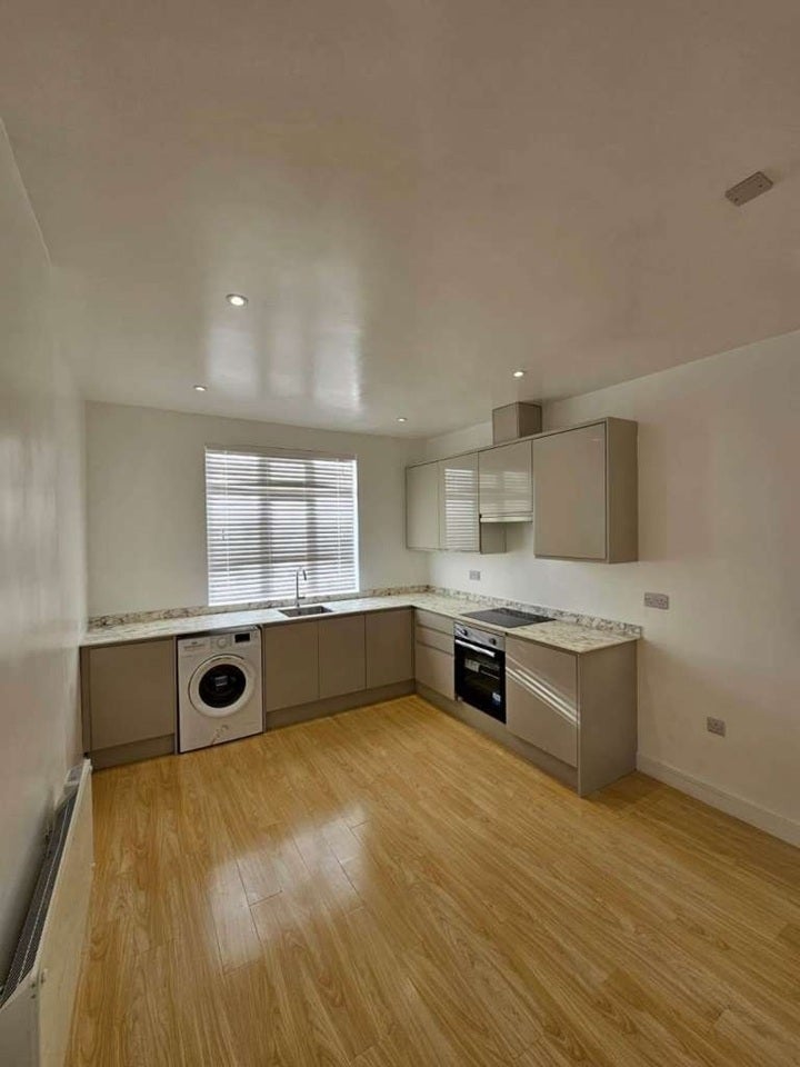 House Lonsdale Avenue in Greater London