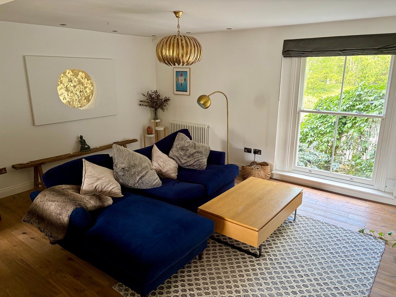 Room Lauriston Road in Greater London