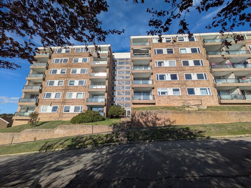 Flat Enbrook Valley in Folkestone and Hythe District