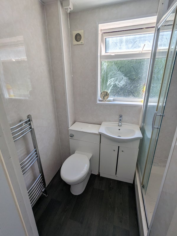 Room Ratcliffe Road in Metropolitan Borough of Solihull