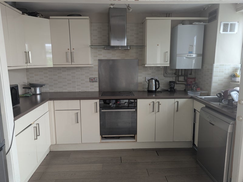 Room Ratcliffe Road in Metropolitan Borough of Solihull