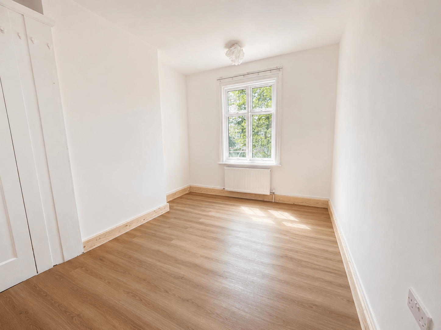 House Bowrons Avenue in Greater London