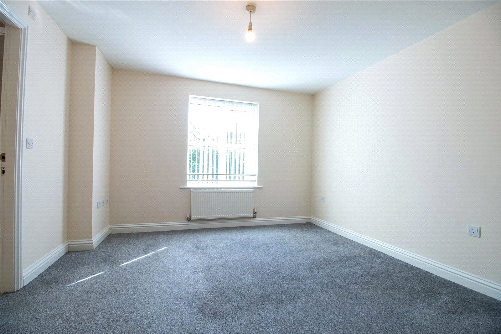 Flat Lathom Close in Huyton