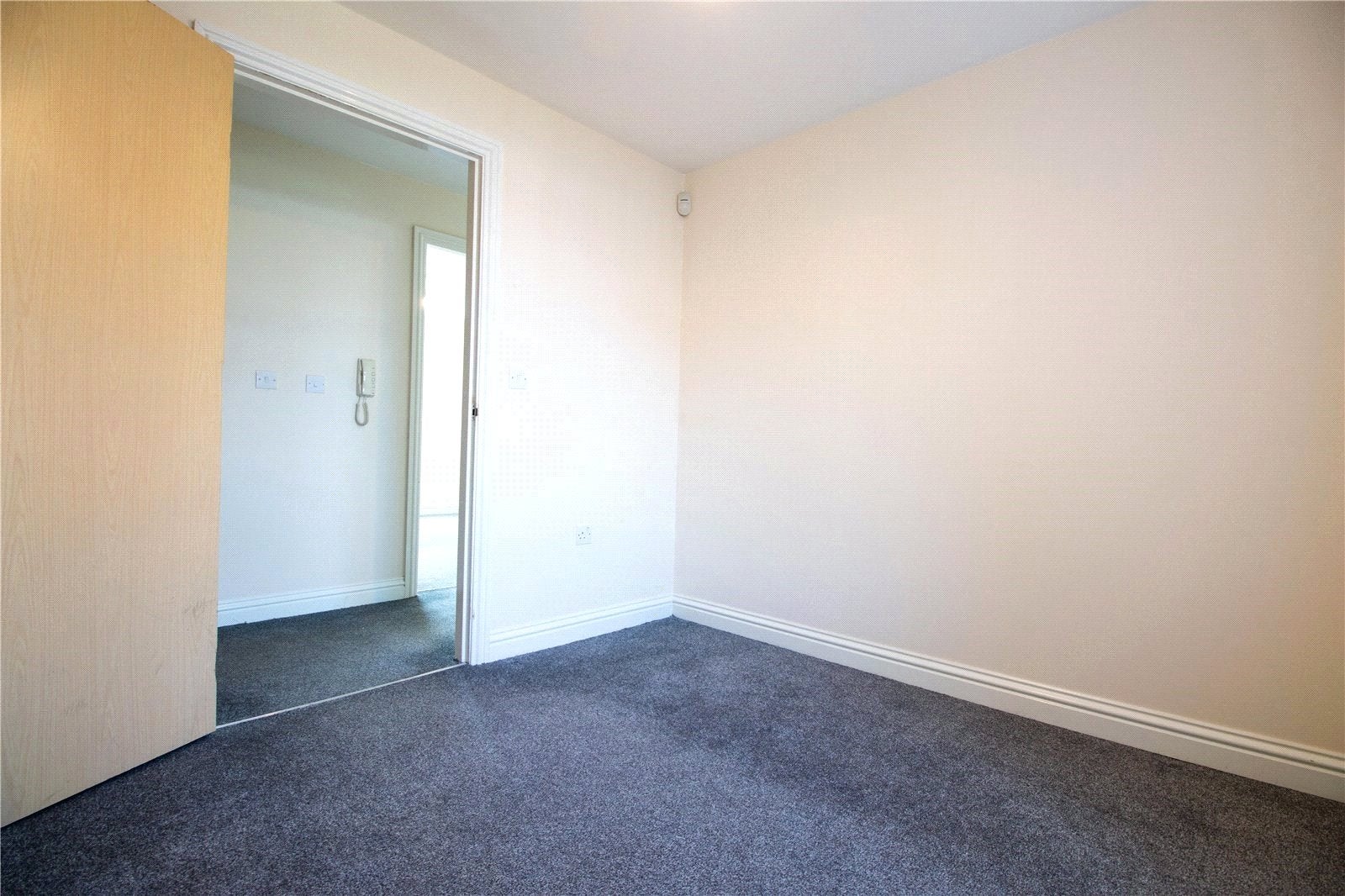Flat Lathom Close in Huyton