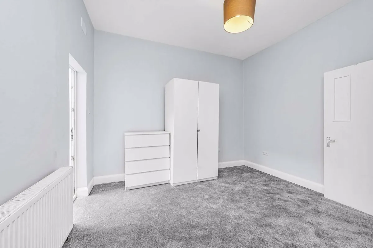 Flat Norfolk House Road in Greater London