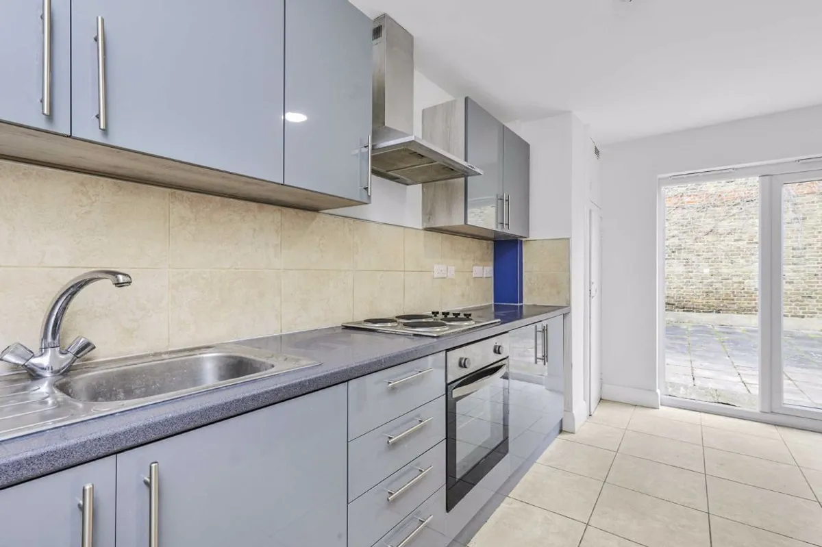 Flat Norfolk House Road in Greater London