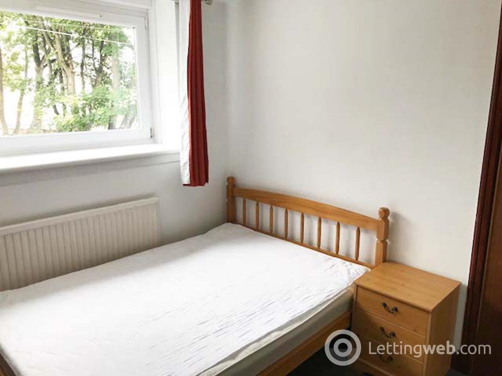 Flat Rathcoole Gardens in Greater London