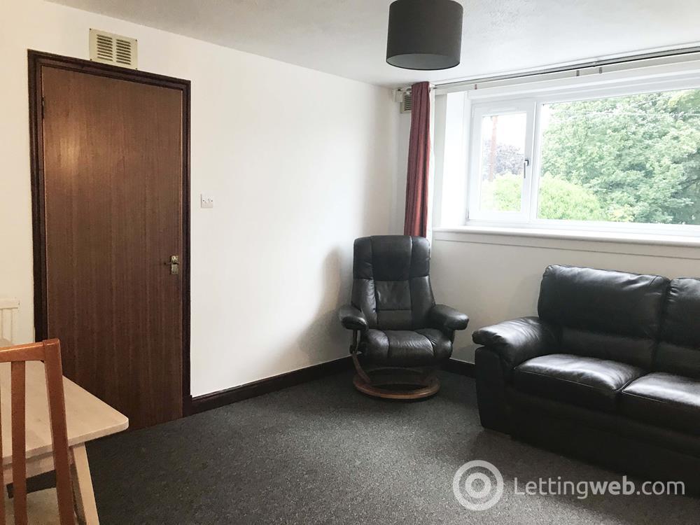 Flat Rathcoole Gardens in Greater London