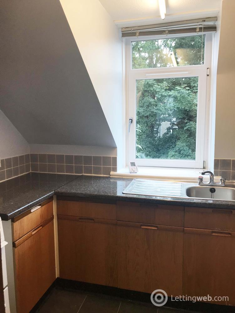 Flat Rathcoole Gardens in Greater London