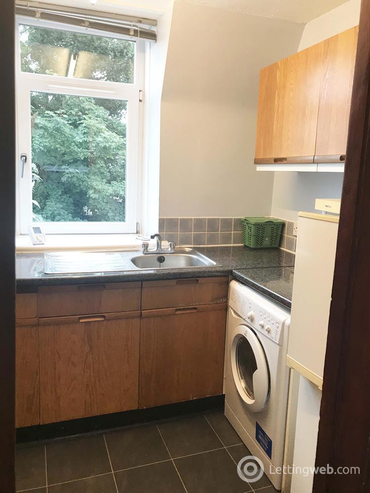 Flat Rathcoole Gardens in Greater London