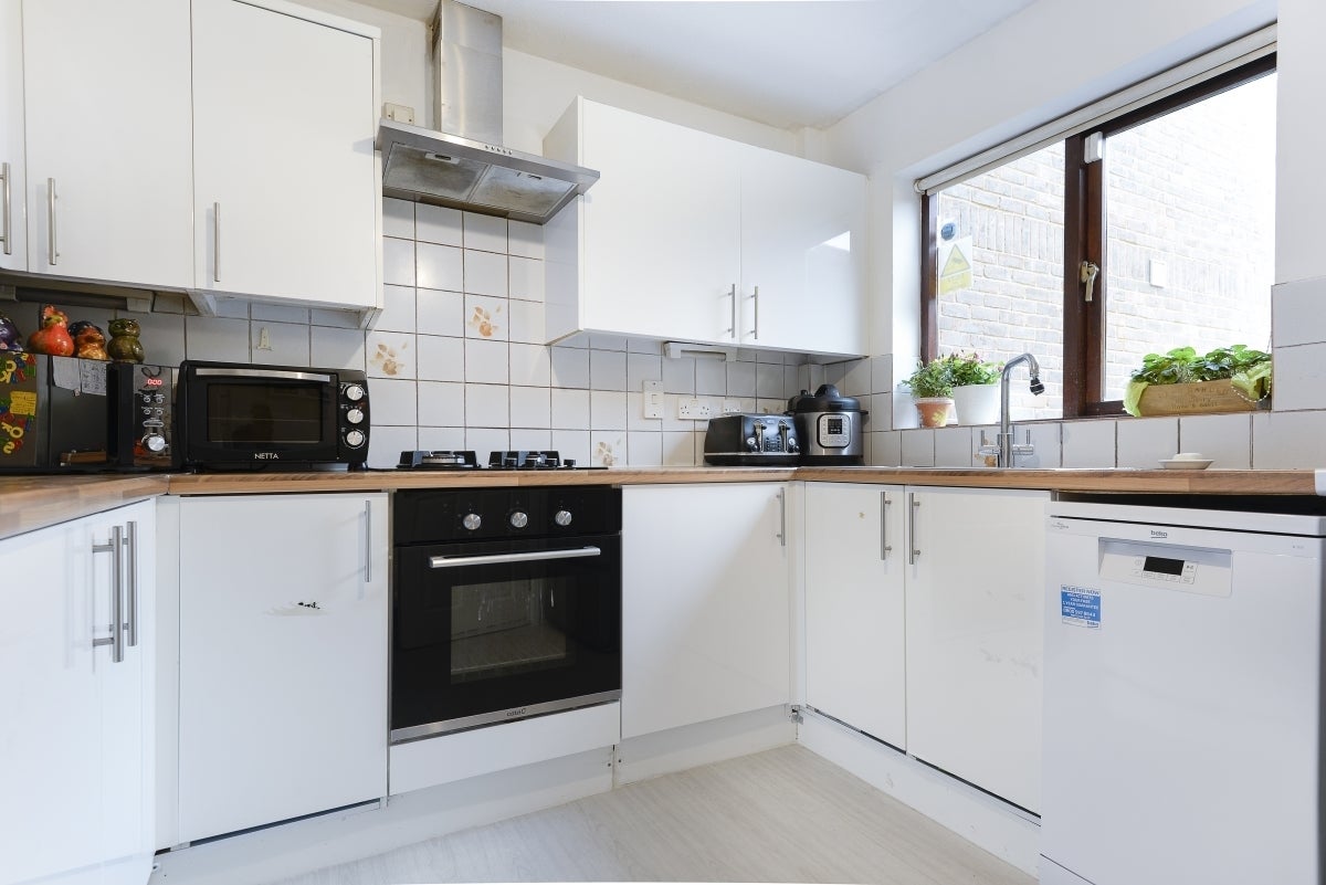 House Aubyn Square in Greater London