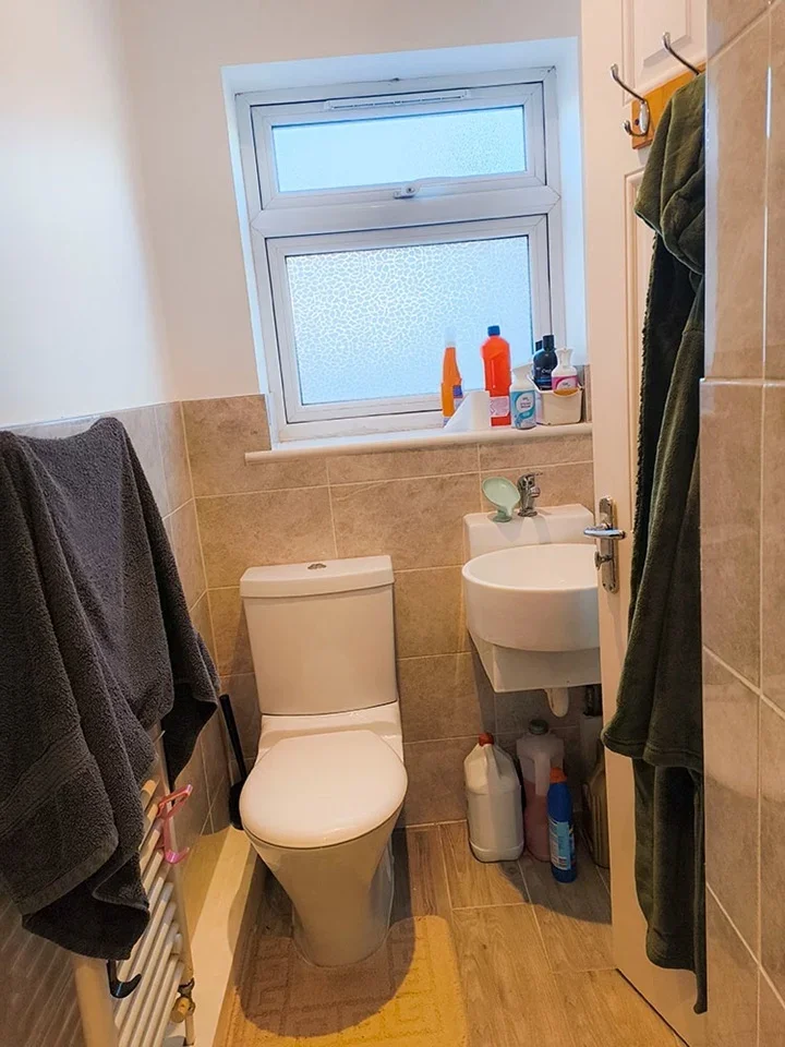 Room Brighton Road in Reigate and Banstead
