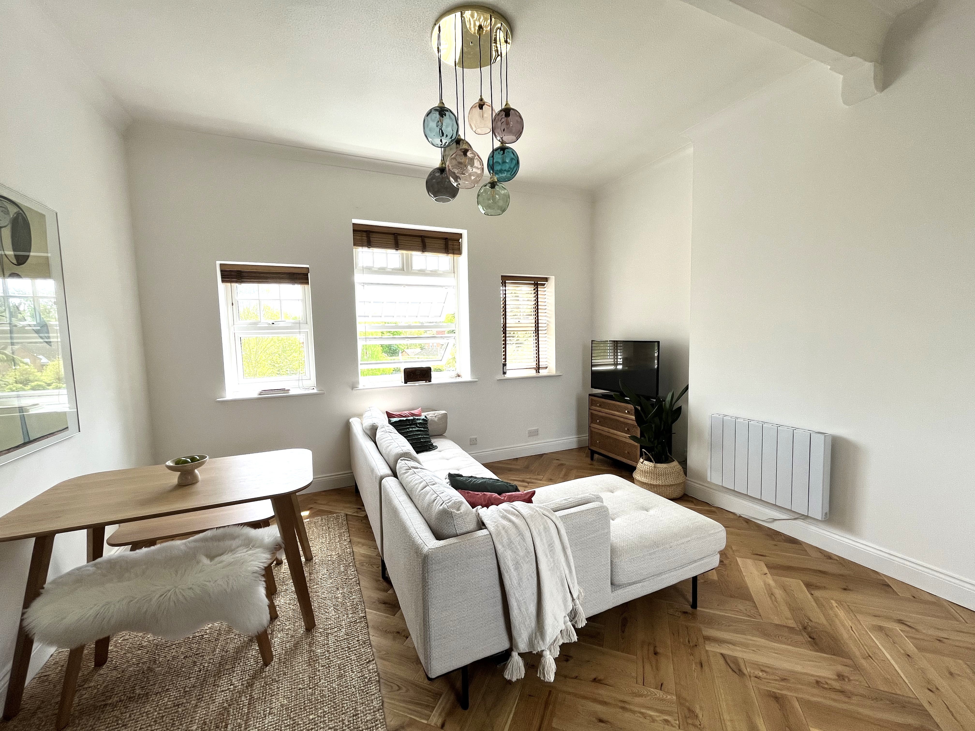 Flat Manor Road in Greater London