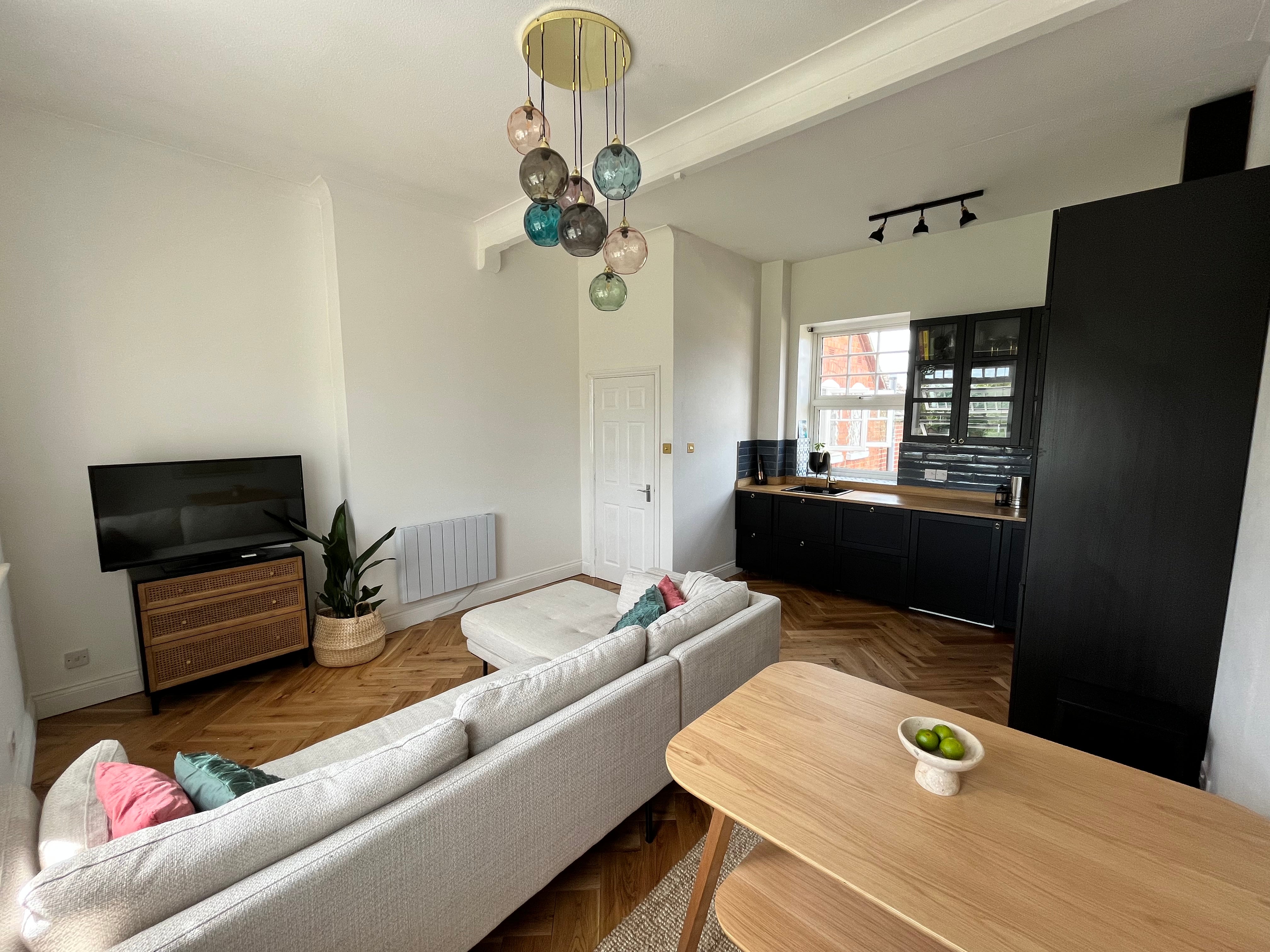 Flat Manor Road in Greater London