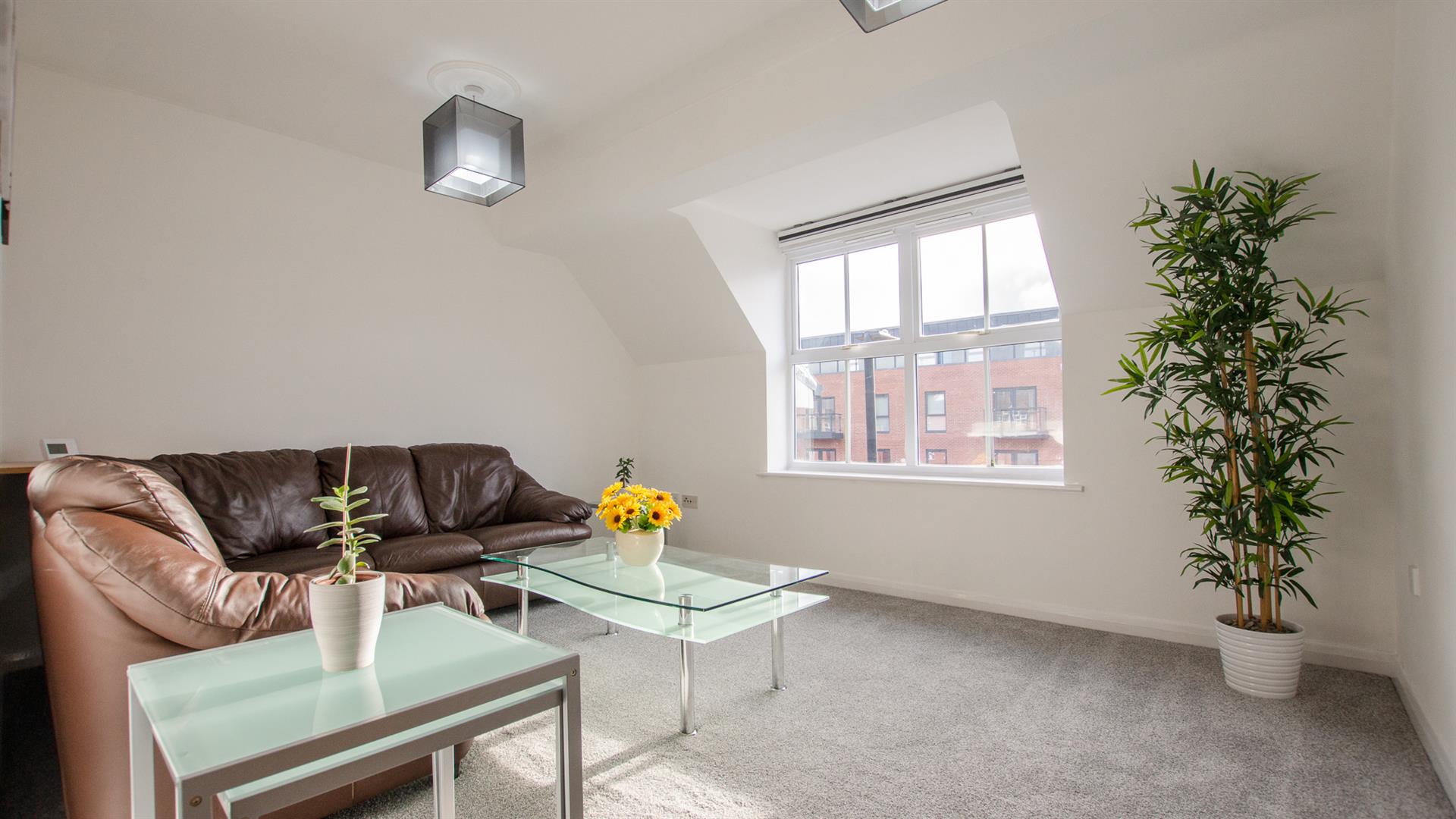 Flat Hallfield Road in York
