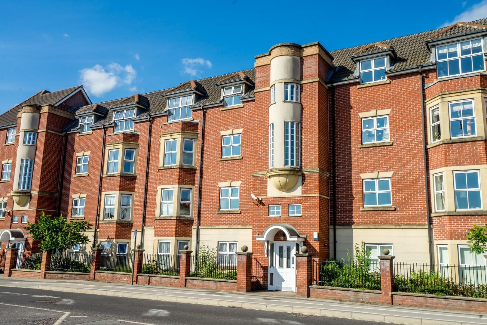 Flat Hallfield Road in York