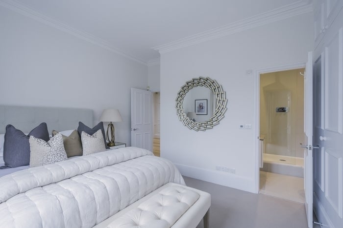 Flat Campden Hill Gardens in Greater London