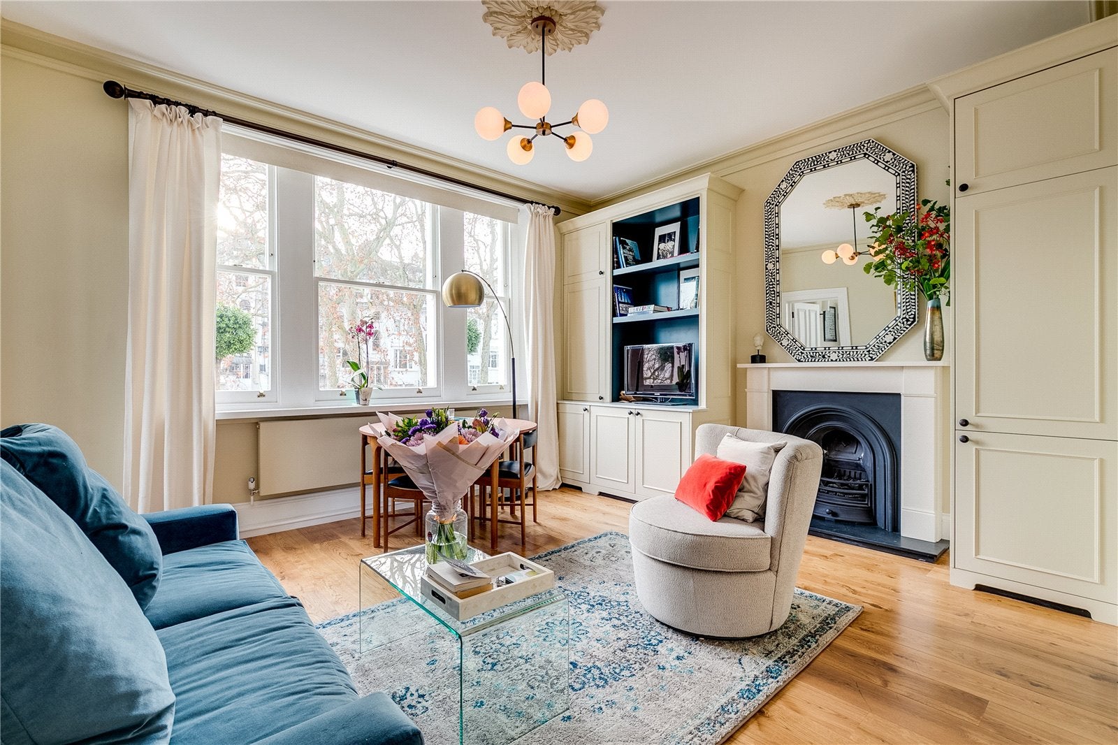 Flat Arundel Gardens in Greater London