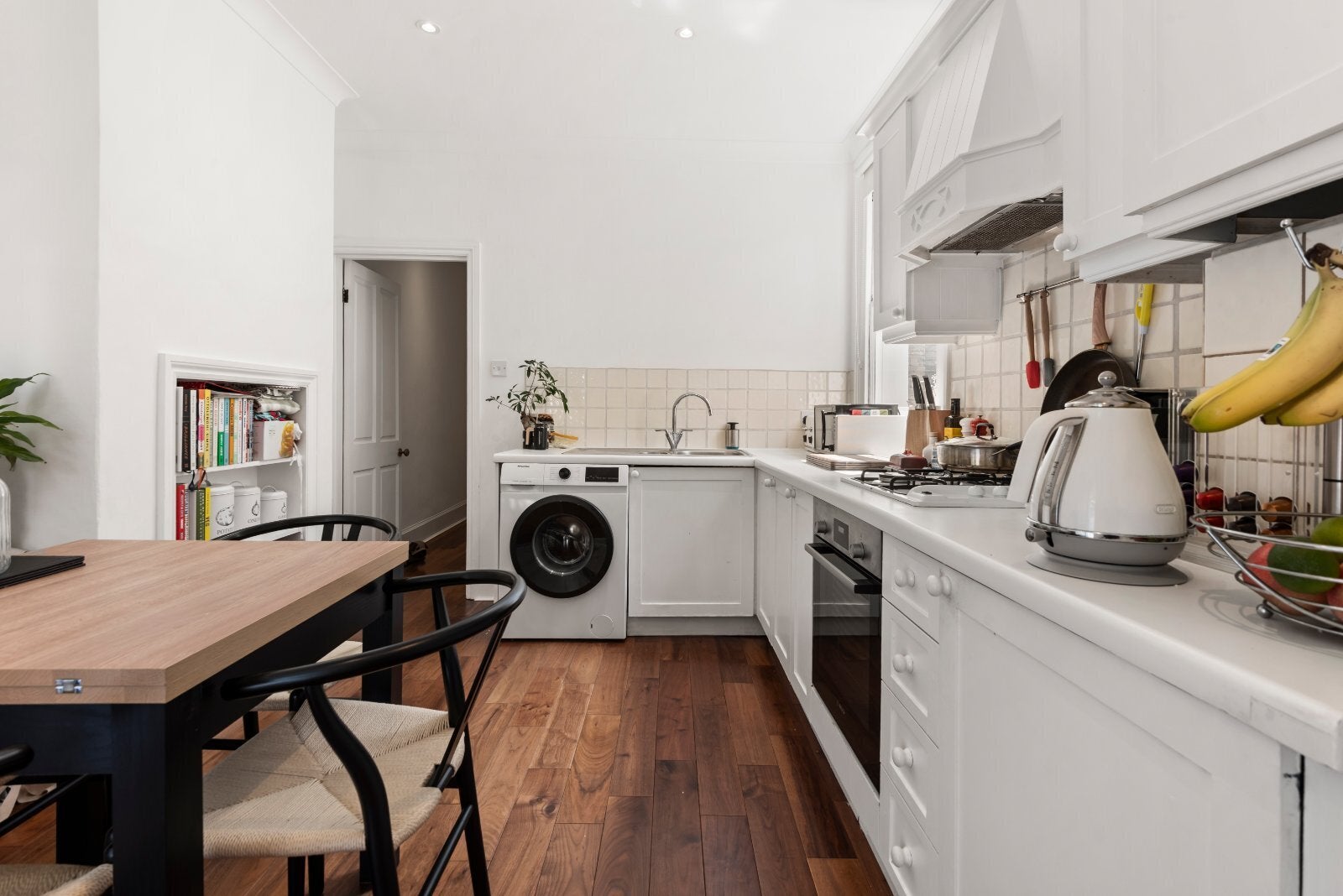 Flat Wardo Avenue in Greater London