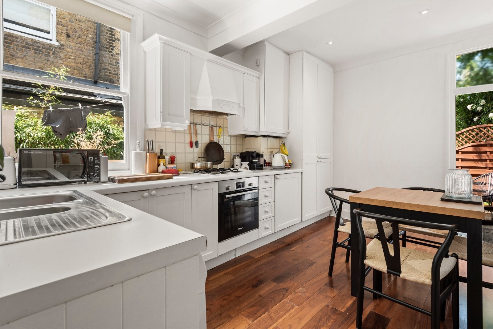 Flat Wardo Avenue in Greater London