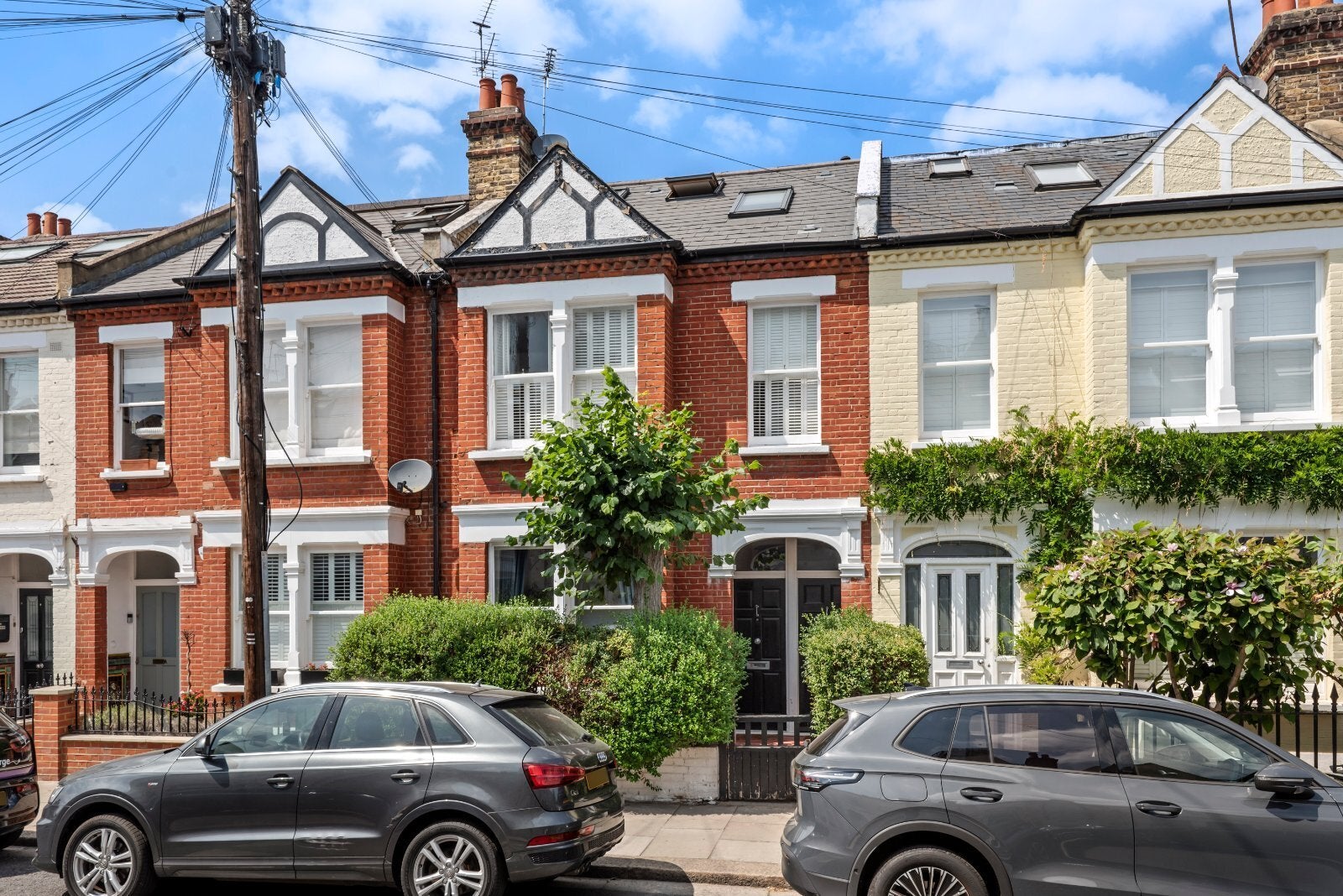 Flat Wardo Avenue in Greater London
