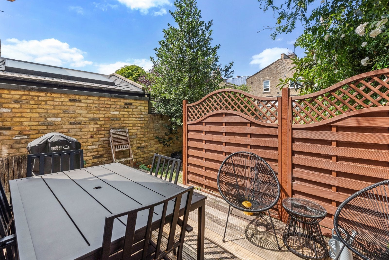 Flat Wardo Avenue in Greater London
