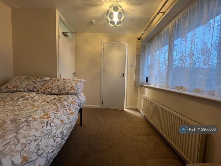 Room Millfield in Borough of Swale