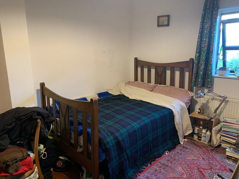 Room Hermitage Road in Greater London