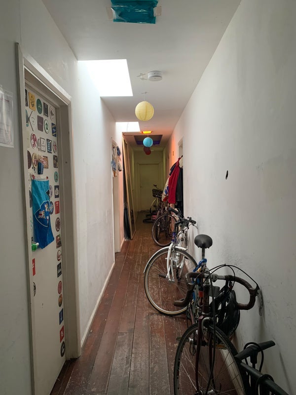 Room Hermitage Road in Greater London