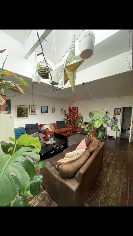 Room Hermitage Road in Greater London