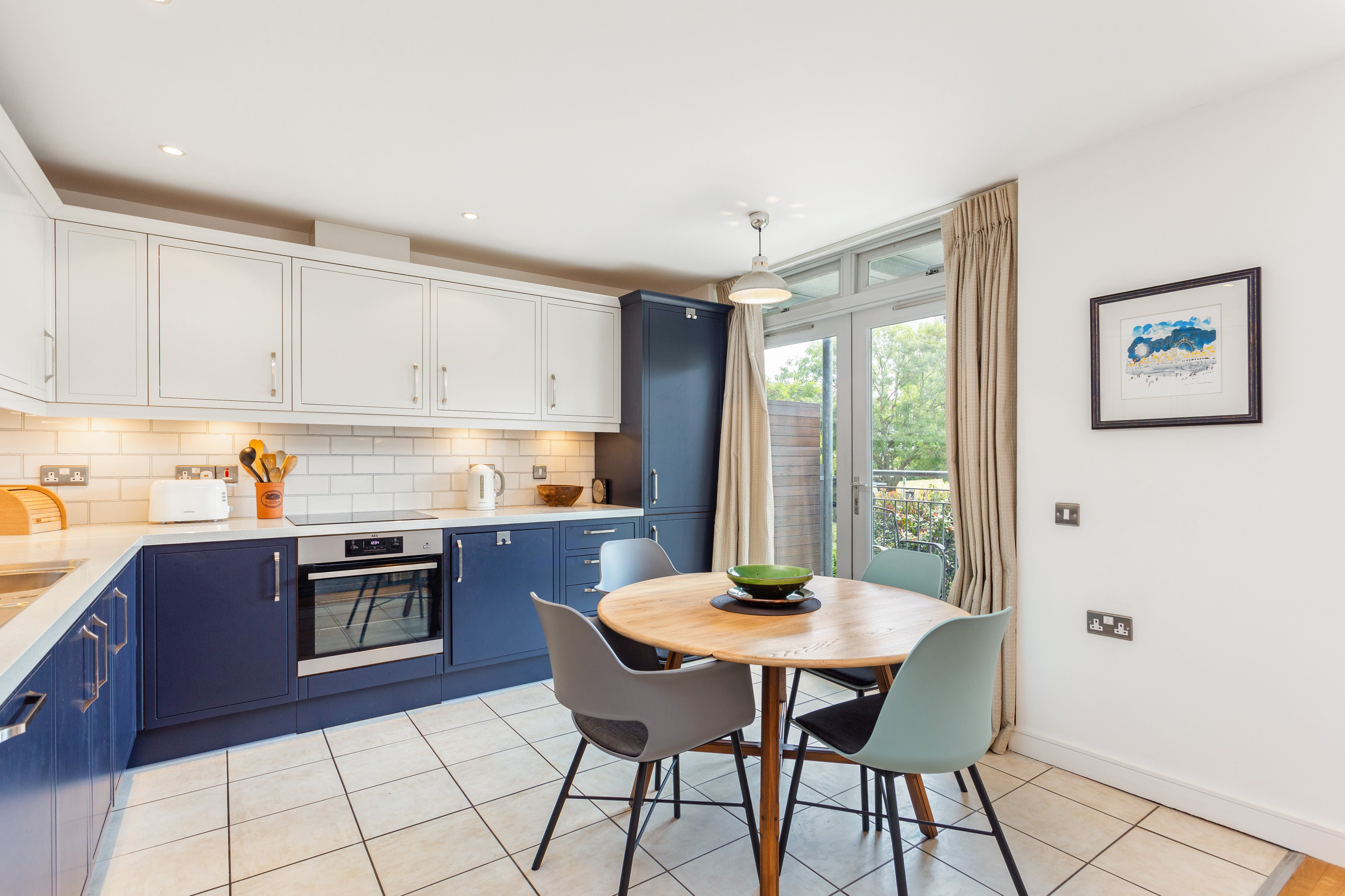 Flat Hunt Close in Greater London