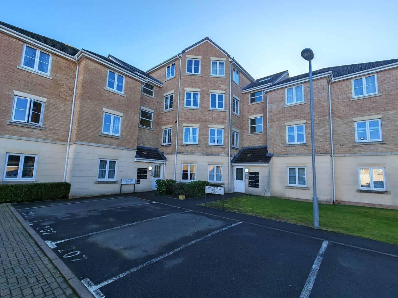 Flat Mayflower Road in Stratton St. Margaret