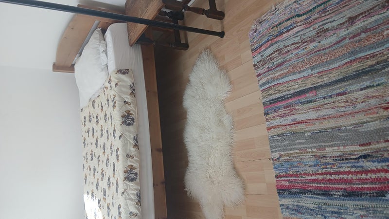 Room Harvist Road in Greater London