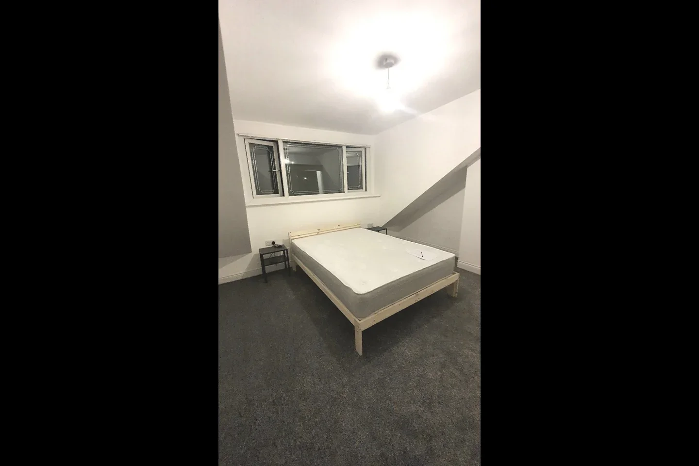Room Brompton Road in Bradford