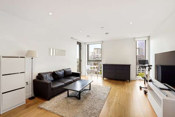 Flat Caithness Walk in Greater London