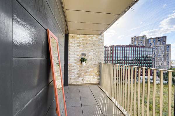 Flat Caithness Walk in Greater London