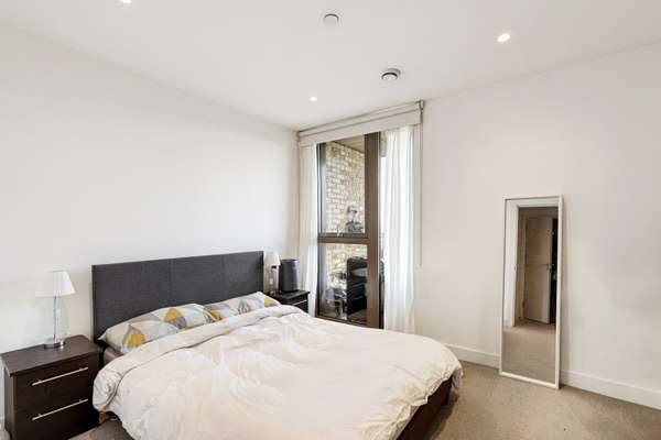 Flat Caithness Walk in Greater London