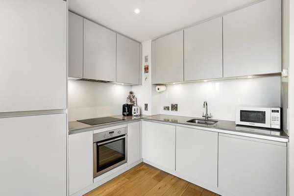 Flat Caithness Walk in Greater London