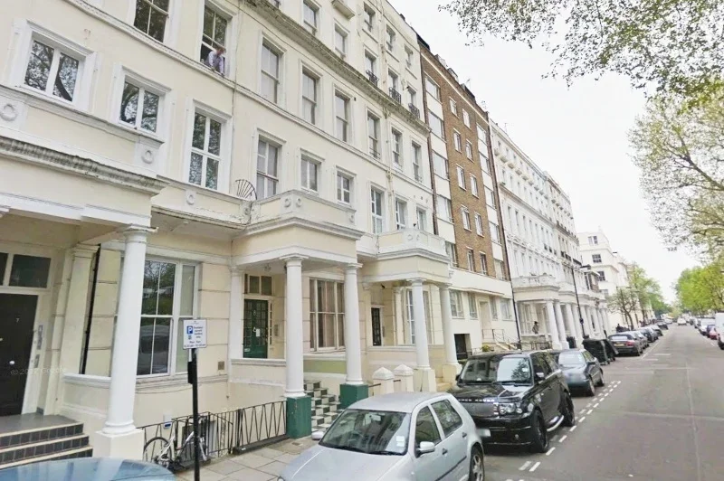 Flat Leinster Gardens in City of Westminster