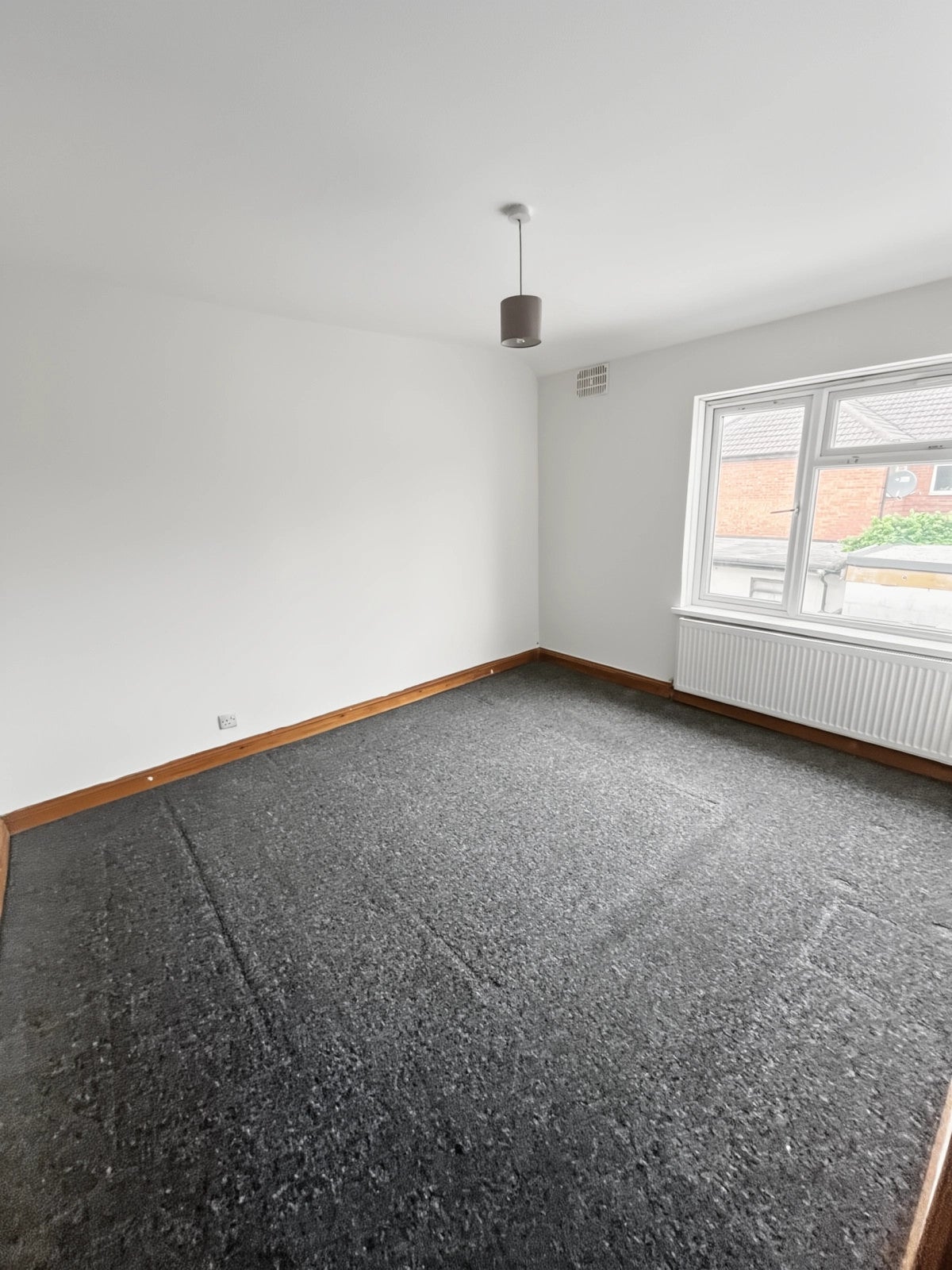 Flat Furnival Avenue in Slough