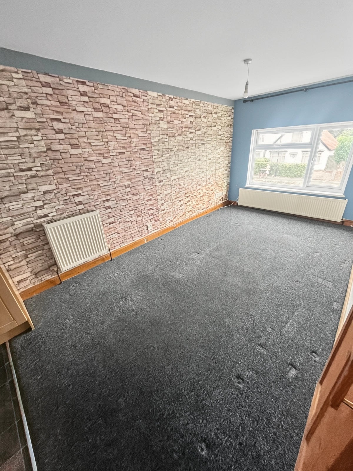 Flat Furnival Avenue in Slough