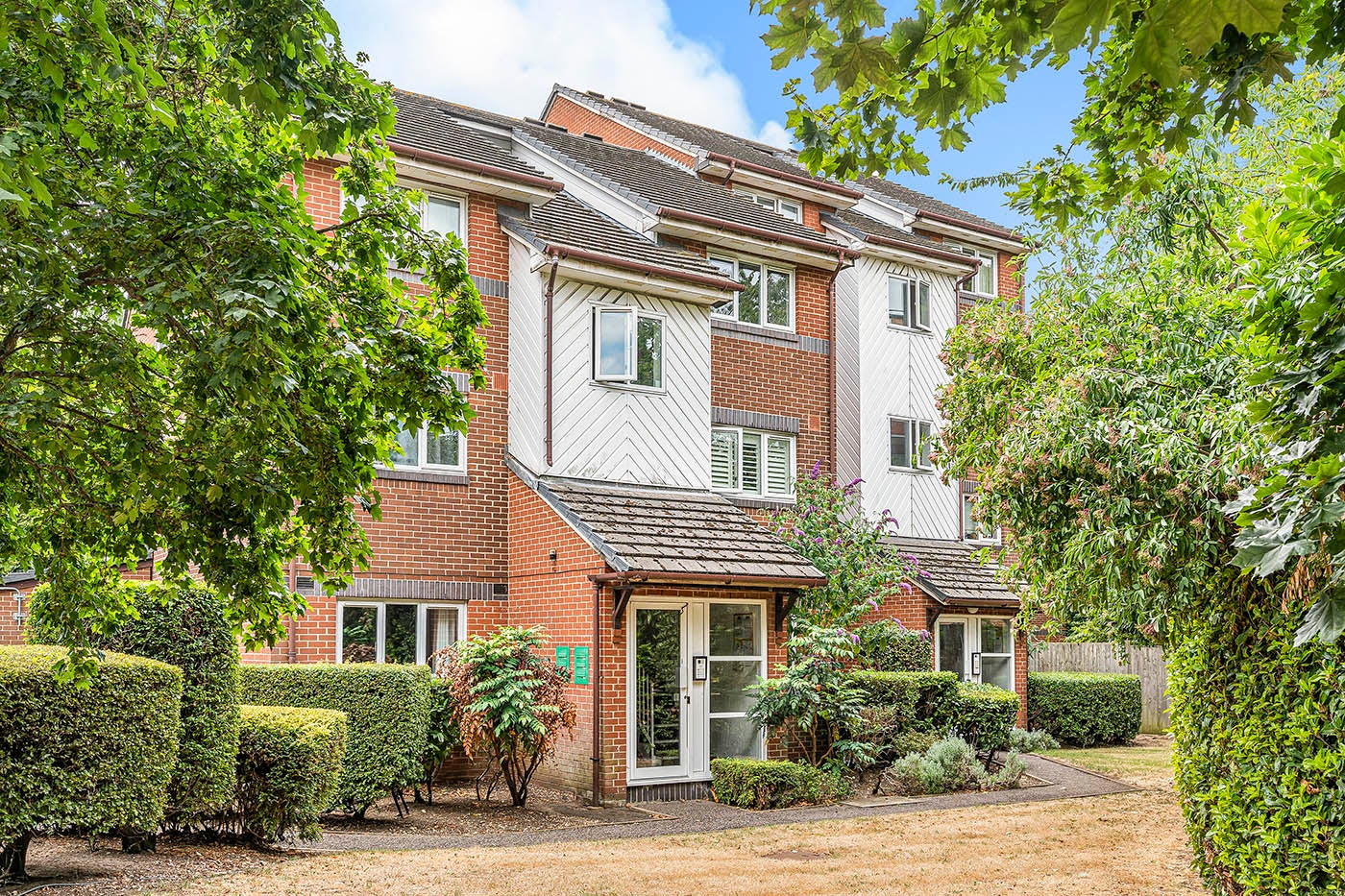 Flat Henley Drive in Greater London