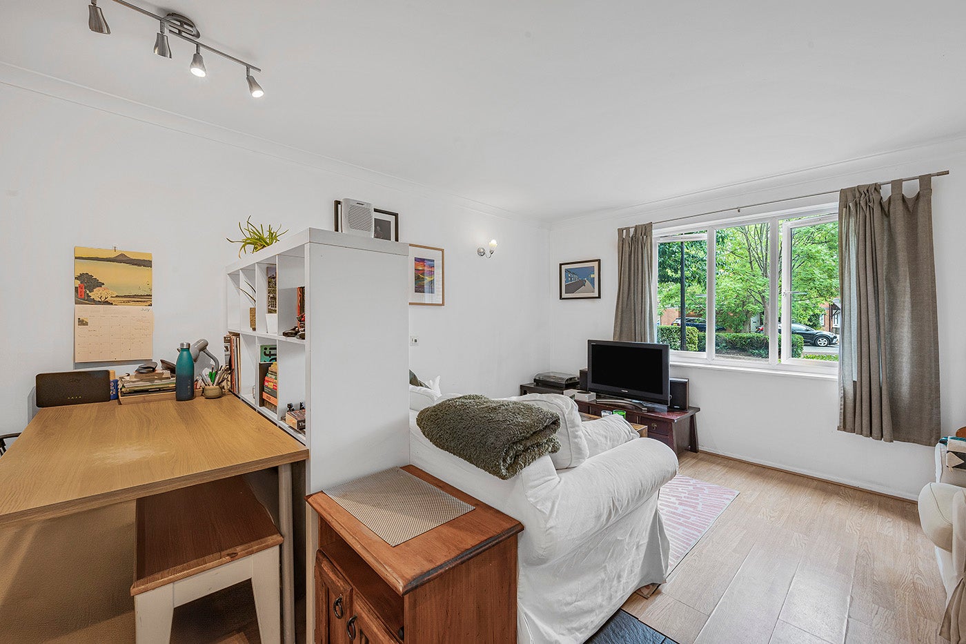 Flat Henley Drive in Greater London