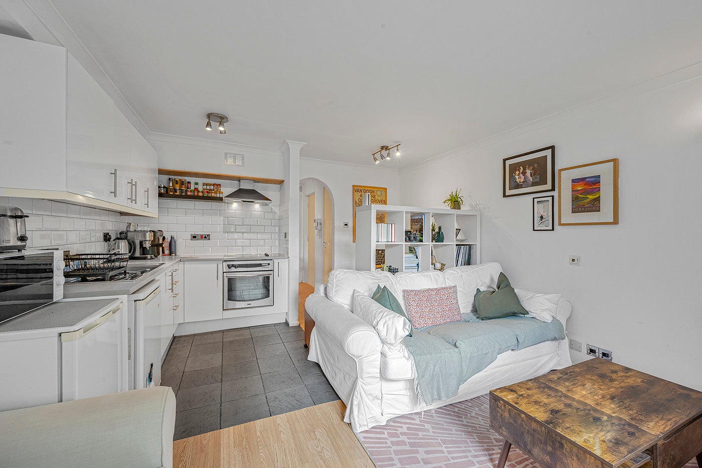 Flat Henley Drive in Greater London